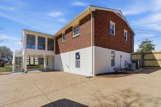 5015 Bonnahill Dr, Hermitage, TN 37076