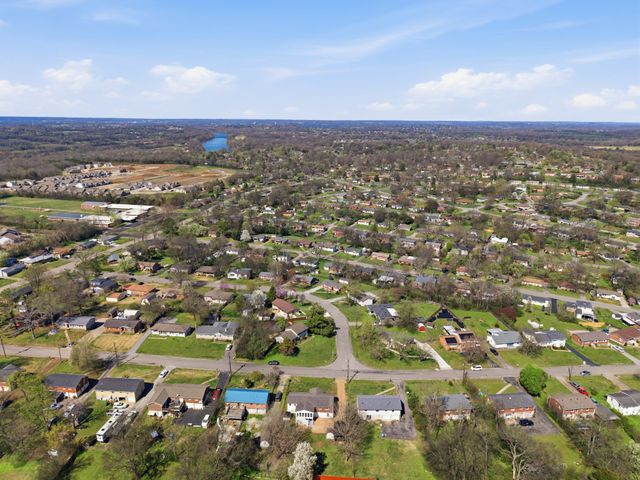 5015 Bonnahill Dr, Hermitage, TN 37076