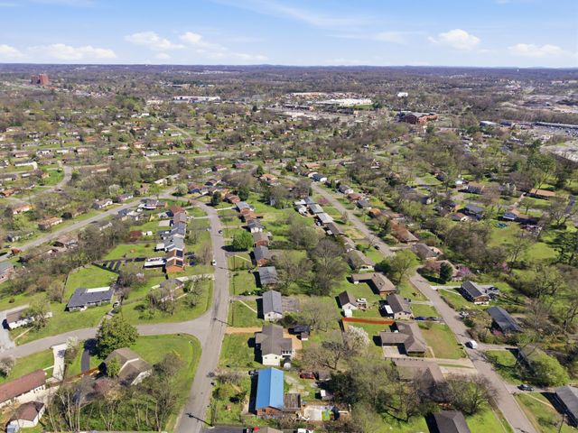 5015 Bonnahill Dr, Hermitage, TN 37076