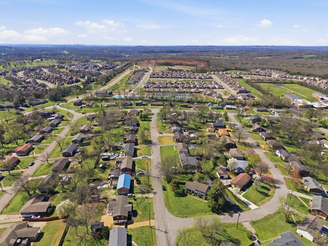 5015 Bonnahill Dr, Hermitage, TN 37076