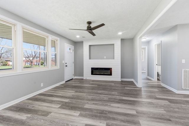 5015 Bonnahill Dr, Hermitage, TN 37076