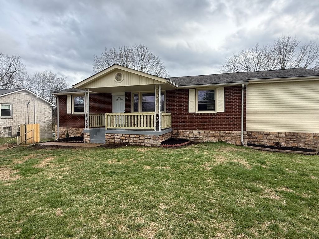 5015 Bonnahill Dr, Hermitage, TN 37076