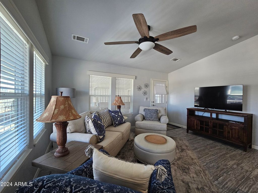 650 N Hawes Road 3211, Mesa, AZ 85207 — photo 2
