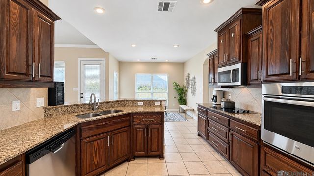 2958 MAJESTIC OAKS AVE, Zachary, LA 70791