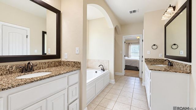 2958 MAJESTIC OAKS AVE, Zachary, LA 70791