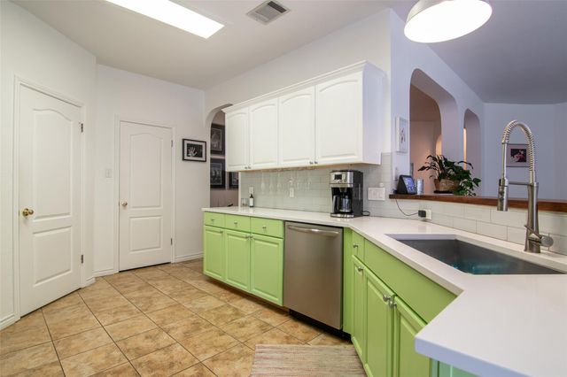 8901 Copano DR, Austin, TX 78749