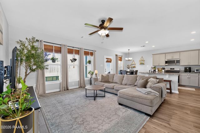 118 Alpine Meadows Lane, Lafayette, LA 70506