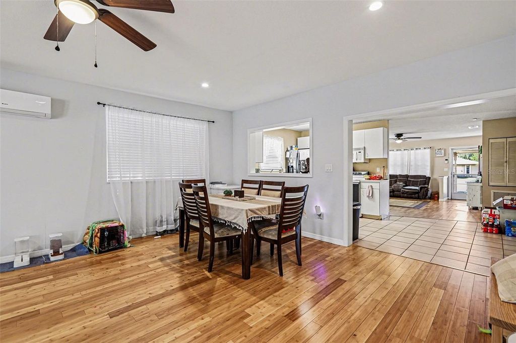 Image 5 of property listing at 2015 22ND STREET W, Bradenton, FL 34205