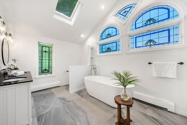 31 Alba Rd, Wellesley, MA 02481
