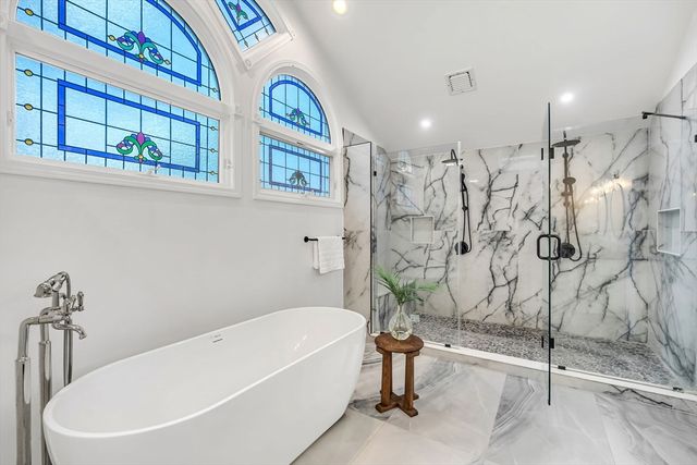 31 Alba Rd, Wellesley, MA 02481