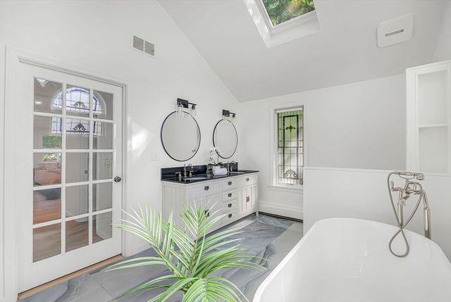 31 Alba Rd, Wellesley, MA 02481