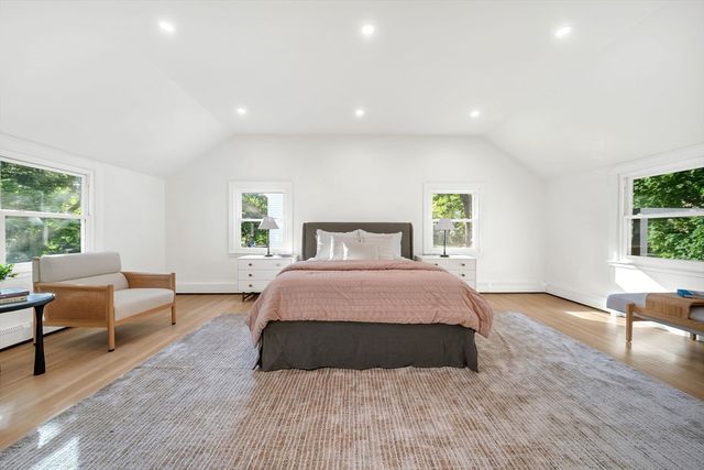 31 Alba Rd, Wellesley, MA 02481