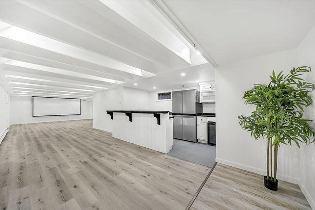 31 Alba Rd, Wellesley, MA 02481