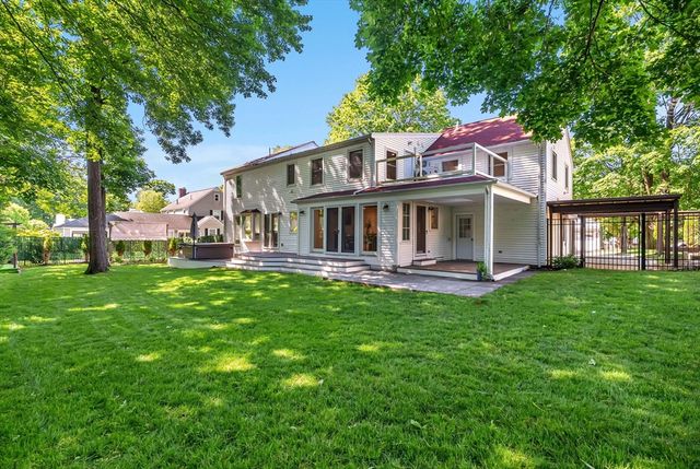31 Alba Rd, Wellesley, MA 02481