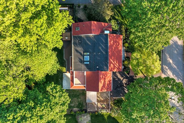 31 Alba Rd, Wellesley, MA 02481