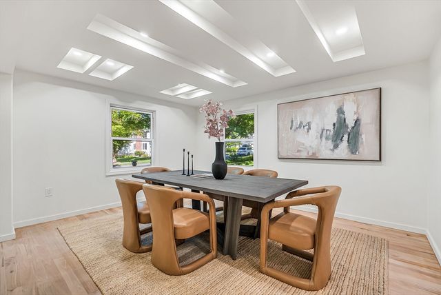 31 Alba Rd, Wellesley, MA 02481