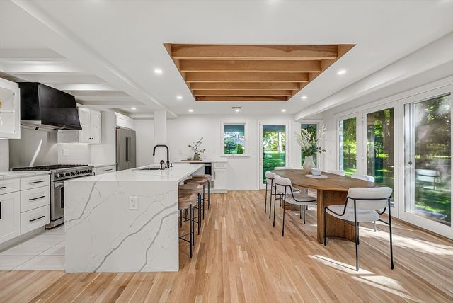 31 Alba Rd, Wellesley, MA 02481