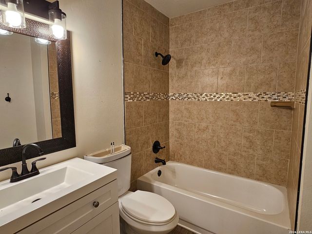 9107 Valley Bnd, San Antonio, TX 78250