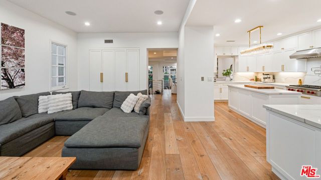 131 Roma Court, Marina Del Rey, CA 90292