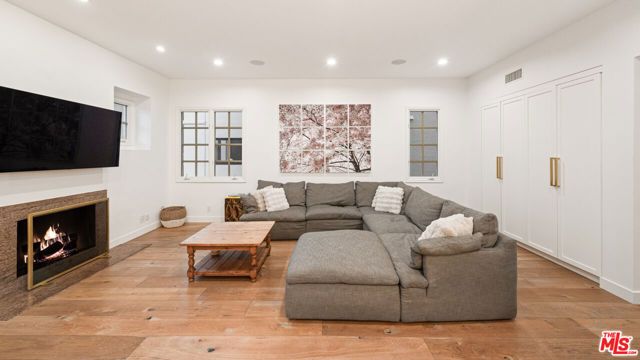 131 Roma Court, Marina Del Rey, CA 90292