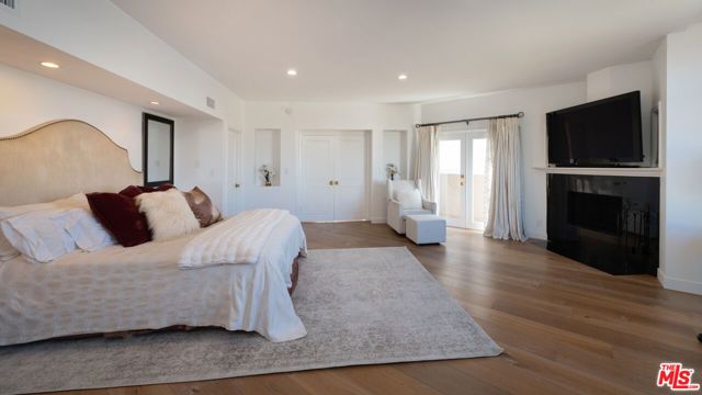 131 Roma Court, Marina Del Rey, CA 90292