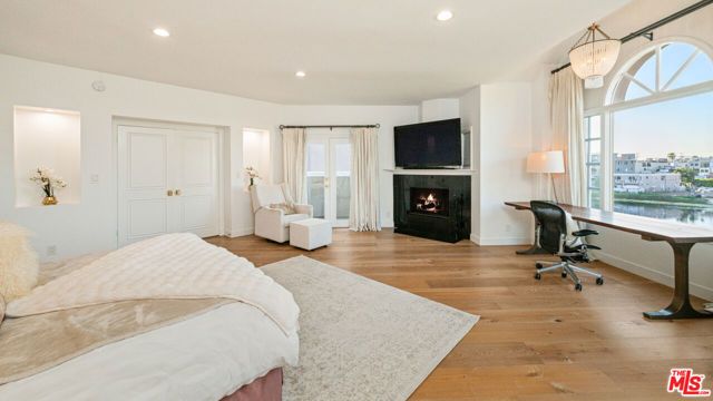 131 Roma Court, Marina Del Rey, CA 90292