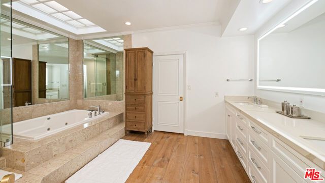 131 Roma Court, Marina Del Rey, CA 90292