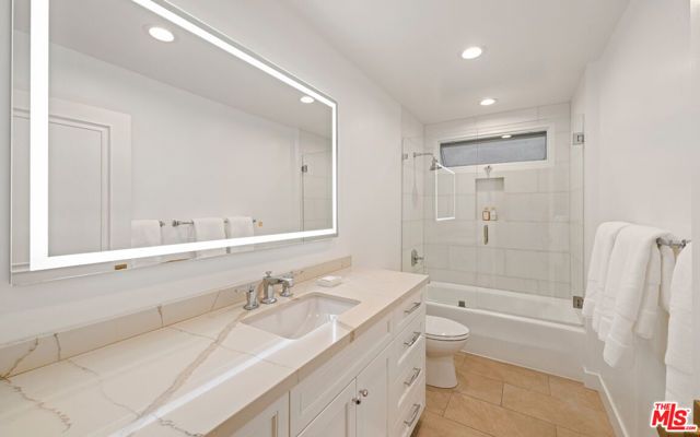 131 Roma Court, Marina Del Rey, CA 90292