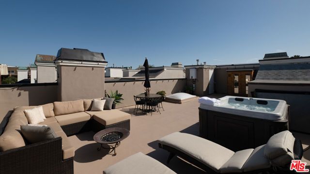 131 Roma Court, Marina Del Rey, CA 90292