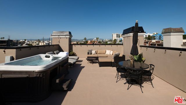 131 Roma Court, Marina Del Rey, CA 90292