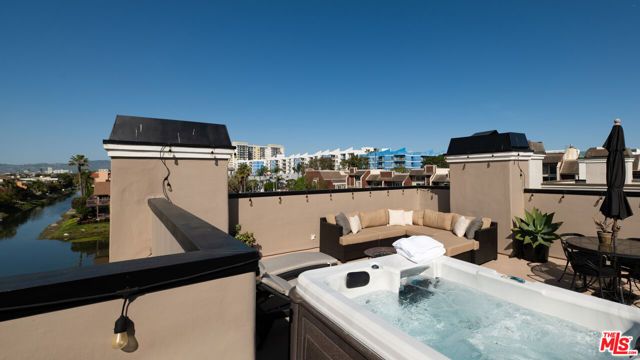 131 Roma Court, Marina Del Rey, CA 90292