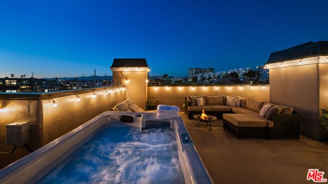 131 Roma Court, Marina Del Rey, CA 90292