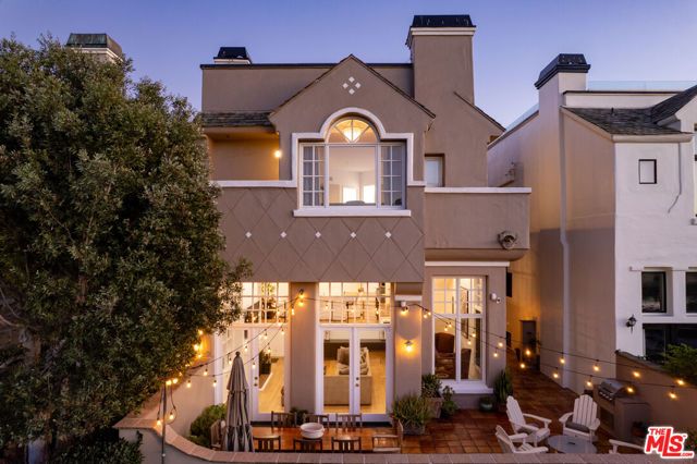 131 Roma Court, Marina Del Rey, CA 90292