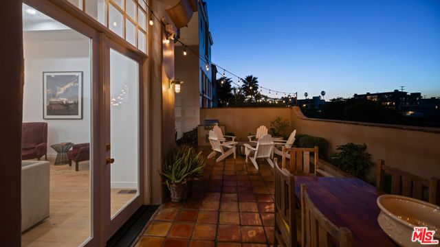 131 Roma Court, Marina Del Rey, CA 90292