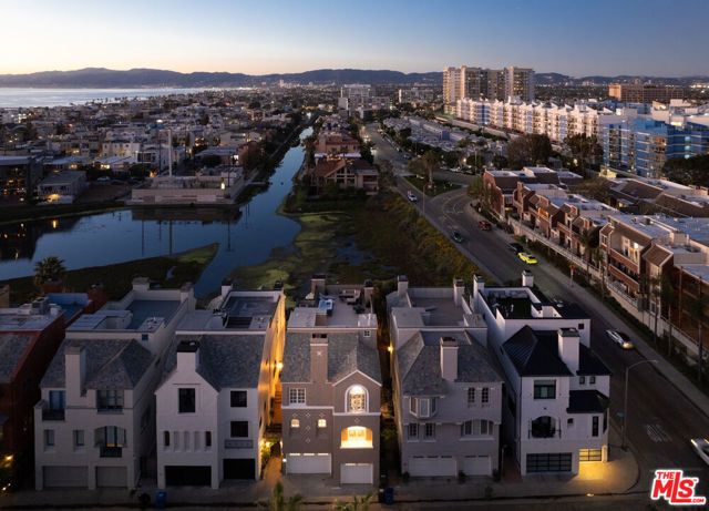 131 Roma Court, Marina Del Rey, CA 90292