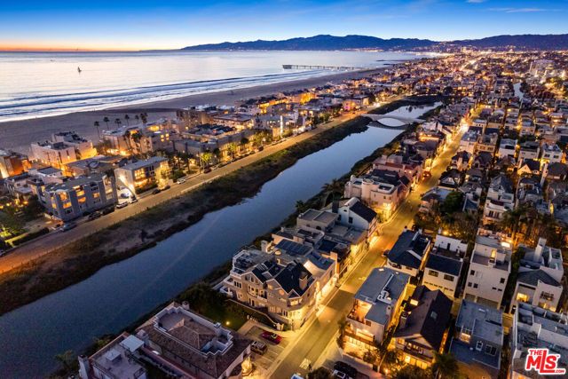 131 Roma Court, Marina Del Rey, CA 90292