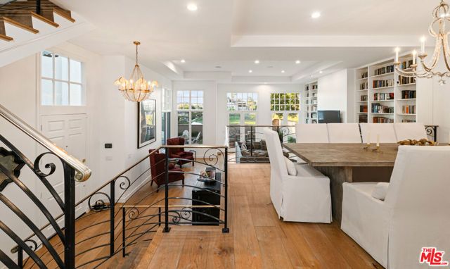 131 Roma Court, Marina Del Rey, CA 90292