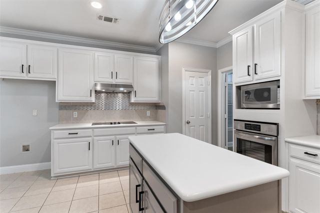 5912 Crestberry Lane, Sachse, TX 75048