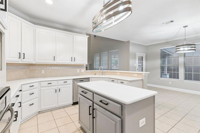 5912 Crestberry Lane, Sachse, TX 75048