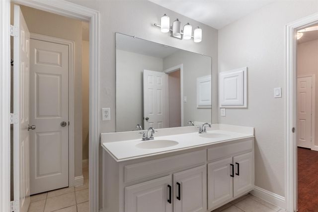 5912 Crestberry Lane, Sachse, TX 75048