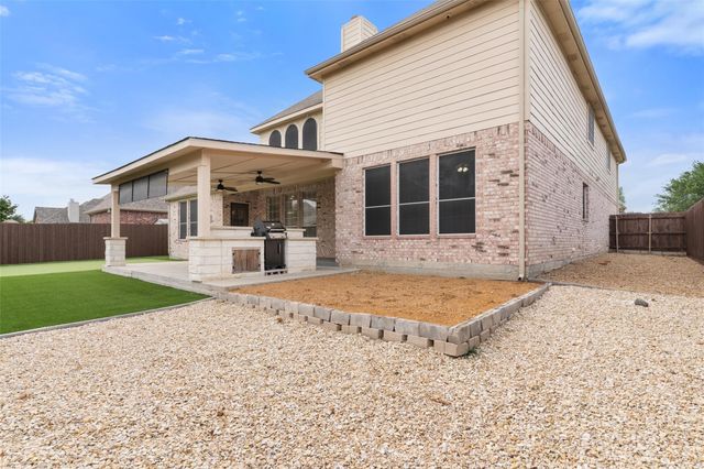 5912 Crestberry Lane, Sachse, TX 75048