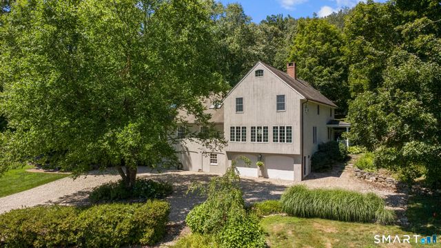 13 Woodchuck Hill Road, Simsbury, CT 06092