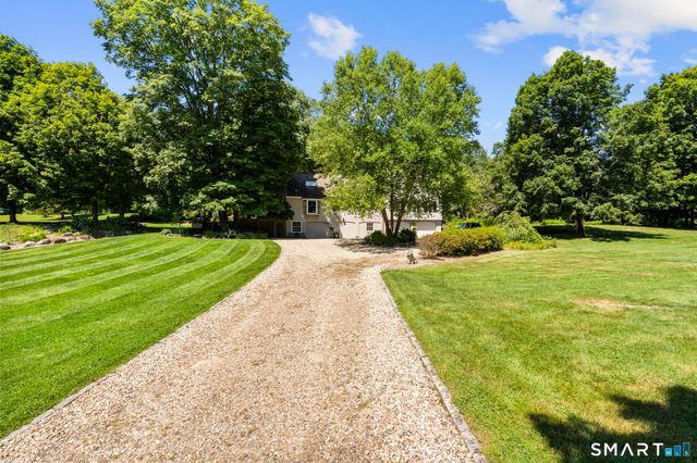 13 Woodchuck Hill Road, Simsbury, CT 06092