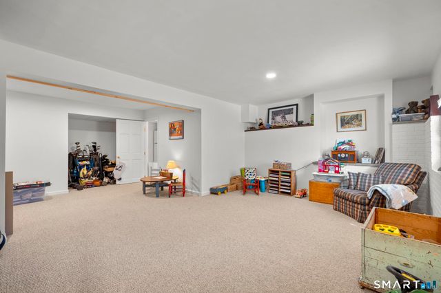 13 Woodchuck Hill Road, Simsbury, CT 06092