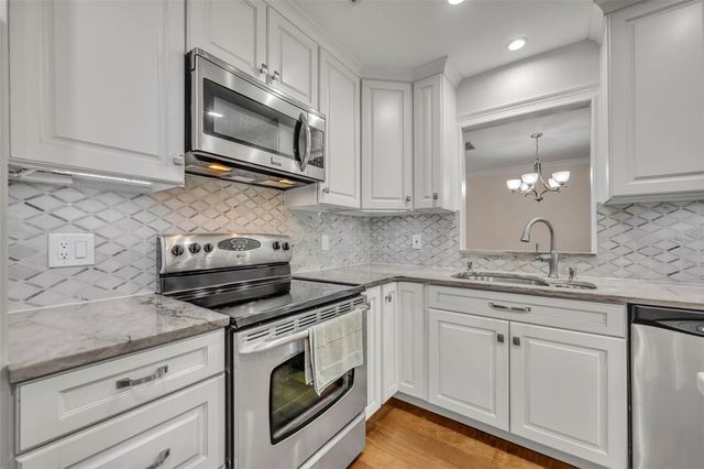 652 W CADILLAC DRIVE, Altamonte Springs, FL 32714