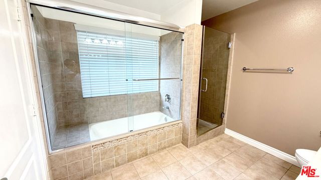 956 S Wilton Place 401, Los Angeles, CA 90019