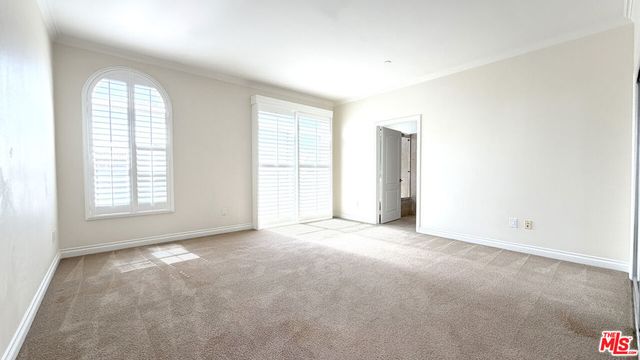 956 S Wilton Place 401, Los Angeles, CA 90019