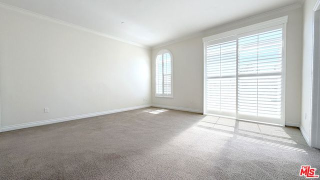 956 S Wilton Place 401, Los Angeles, CA 90019