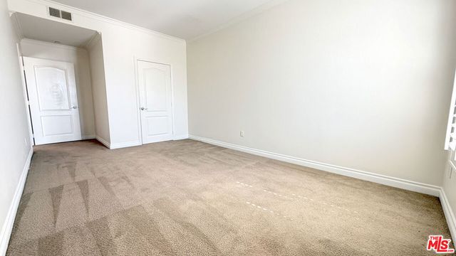 956 S Wilton Place 401, Los Angeles, CA 90019