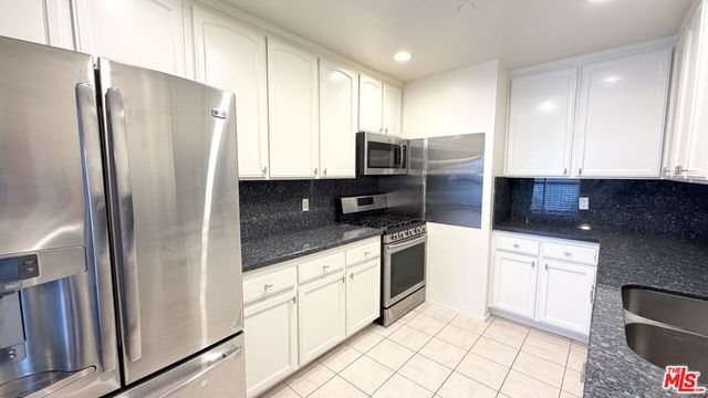 956 S Wilton Place 401, Los Angeles, CA 90019